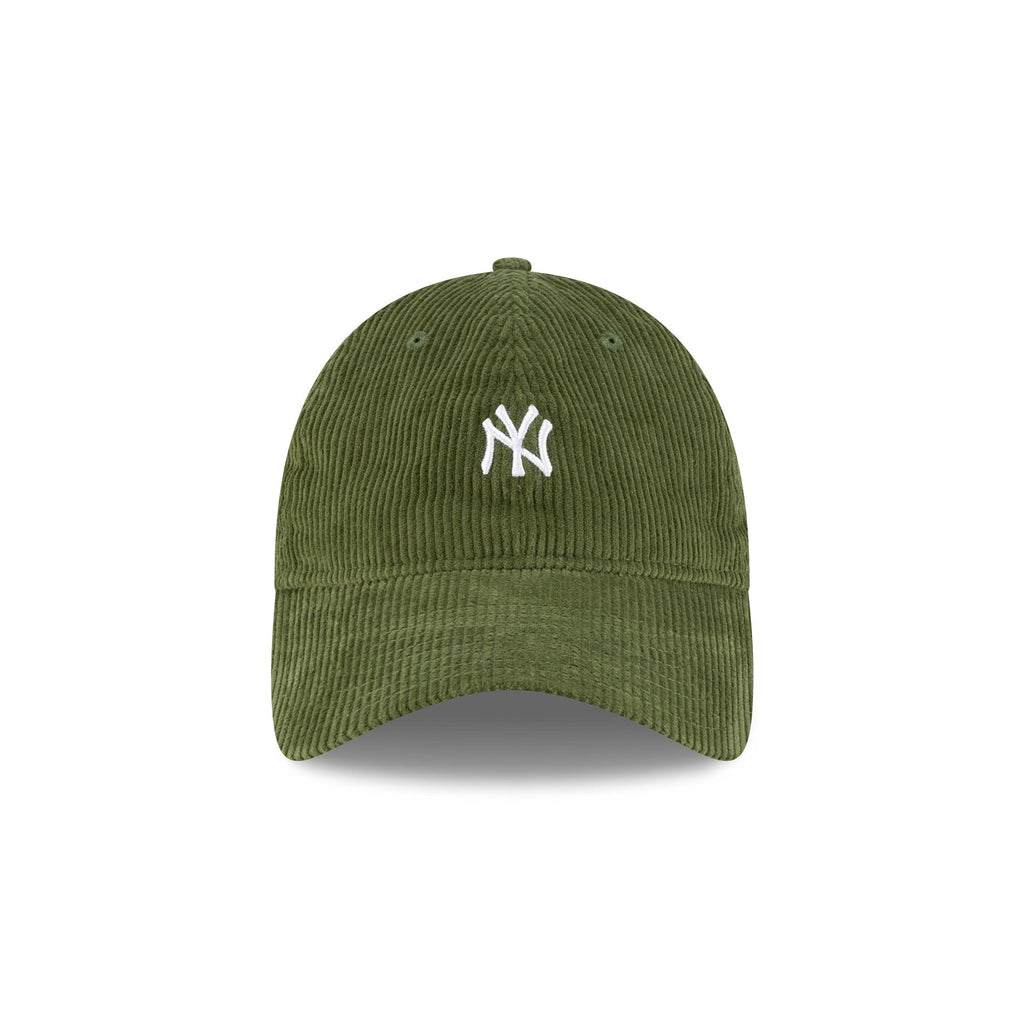 New York Yankees Mini Logo Green Corduroy 9TWENTY Adjustable Hat
