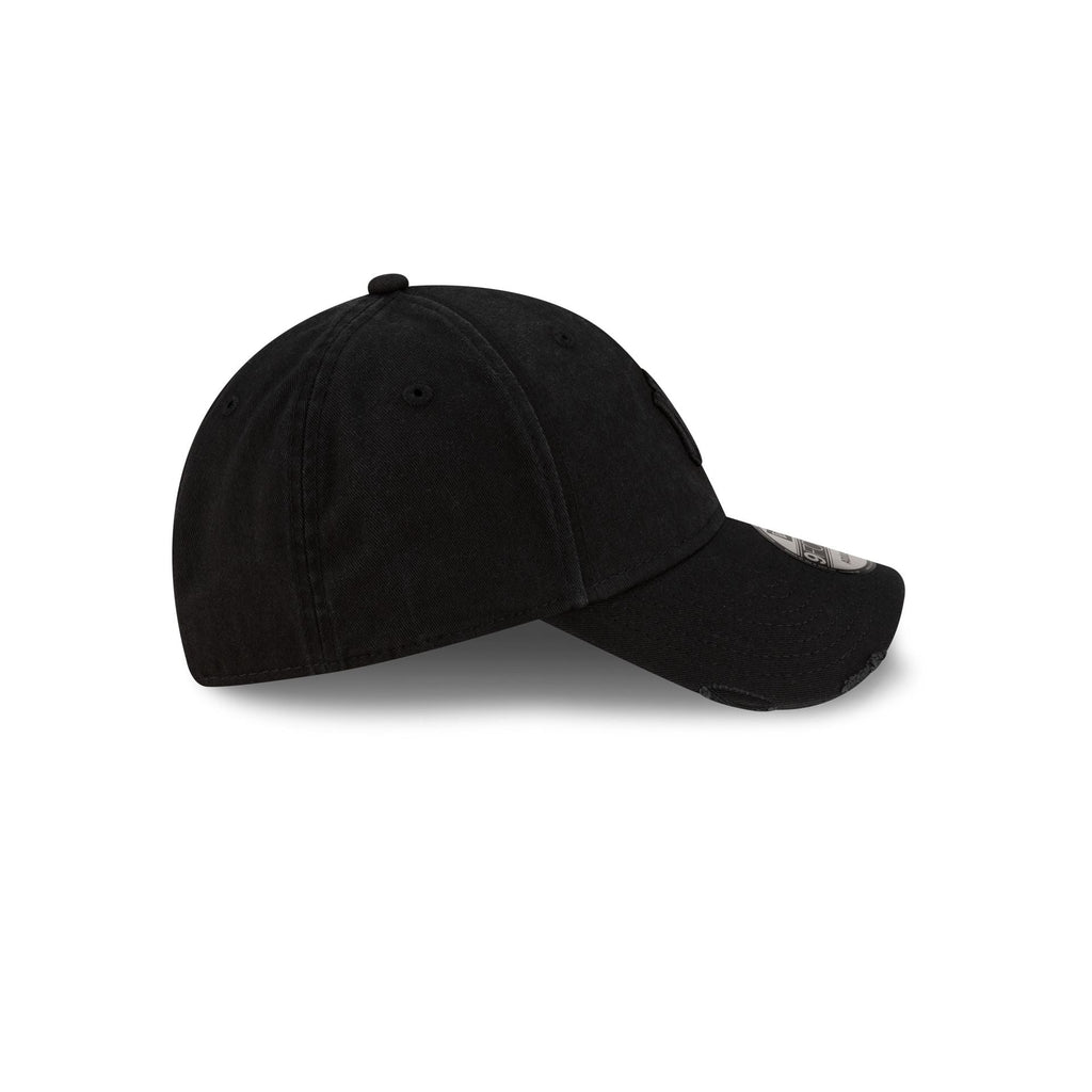 New York Yankees Distressed Black 9FORTY Adjustable Hat