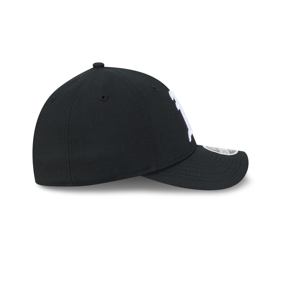 Athletics Black and White 39THIRTY M-Crown Stretch Fit Hat