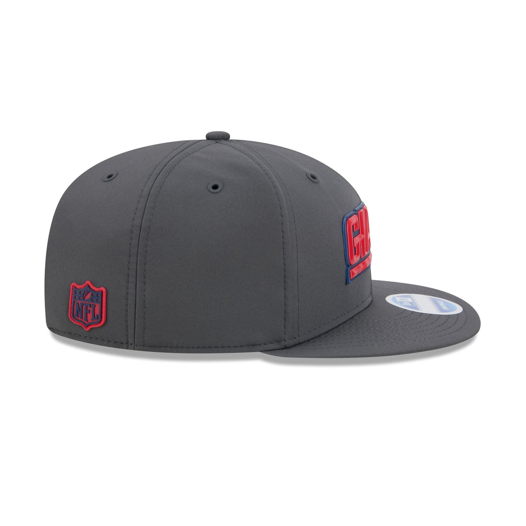 New York Giants 2026 Sideline Cold Weather Historic 9FIFTY Snapback Hat