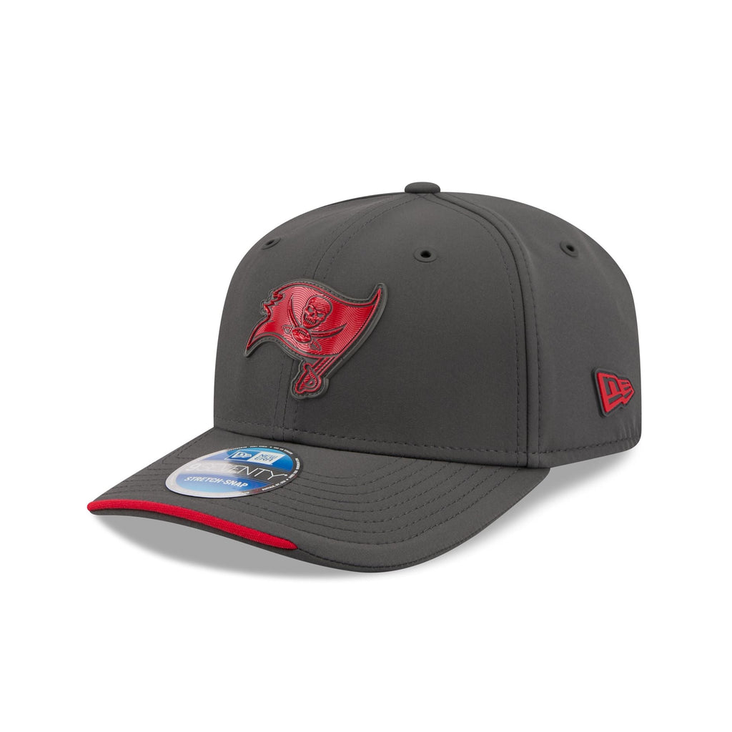 Tampa Bay Buccaneers 2026 Sideline Cold Weather 9SEVENTY Stretch-Snap Hat