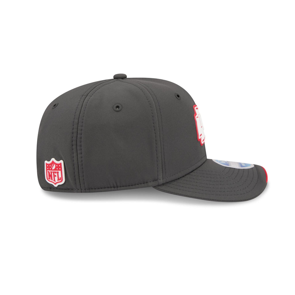 Kansas City Chiefs 2026 Sideline Cold Weather 9SEVENTY Stretch-Snap Hat
