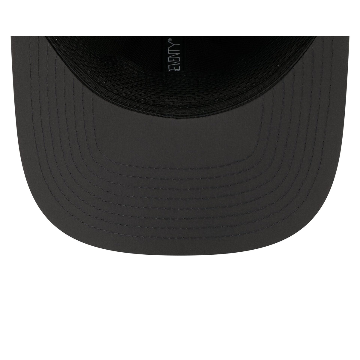 Tennessee Titans 2026 Sideline Cold Weather 9SEVENTY Stretch-Snap Hat